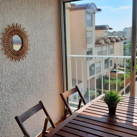 Sur Le Port, Studio Avec Vue Sur La Marina Apartment กรุยซ็อง ภายนอก รูปภาพ