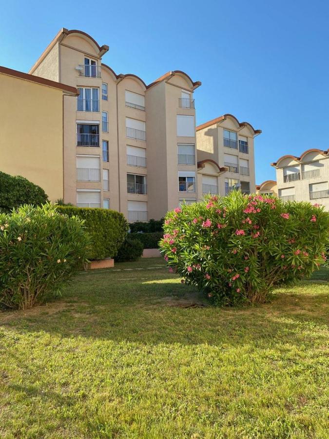 Sur Le Port, Studio Avec Vue Sur La Marina Apartment กรุยซ็อง ภายนอก รูปภาพ